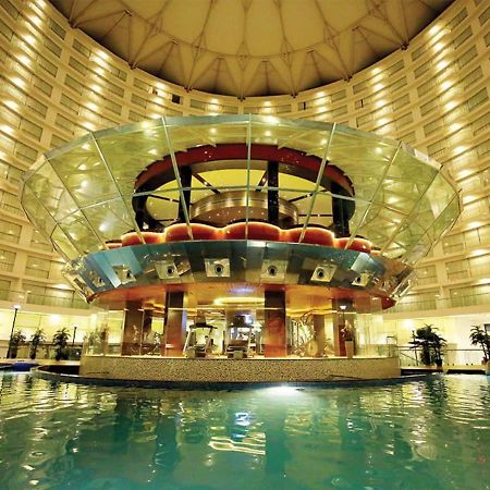 Rajhans Belliza Luxurious Studio Apartment Surat Bagian luar foto