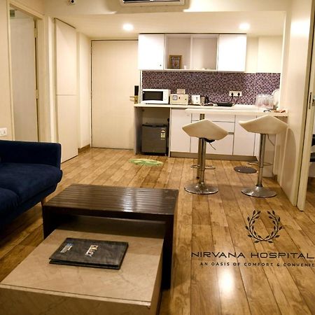 Rajhans Belliza Luxurious Studio Apartment Surat Bagian luar foto