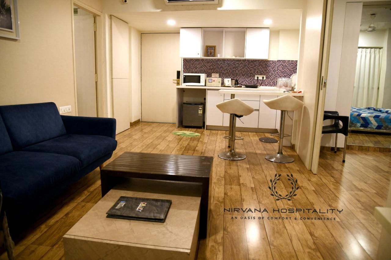 Rajhans Belliza Luxurious Studio Apartment Surat Bagian luar foto